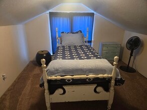 R and B Properties in Bremerton, WA - Foto de edificio - Building Photo