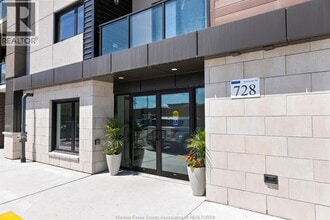 728 Brownstone Dr in Lakeshore, ON - Building Photo - Building Photo