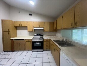 3139 Payne St in New Port Richey, FL - Foto de edificio - Building Photo