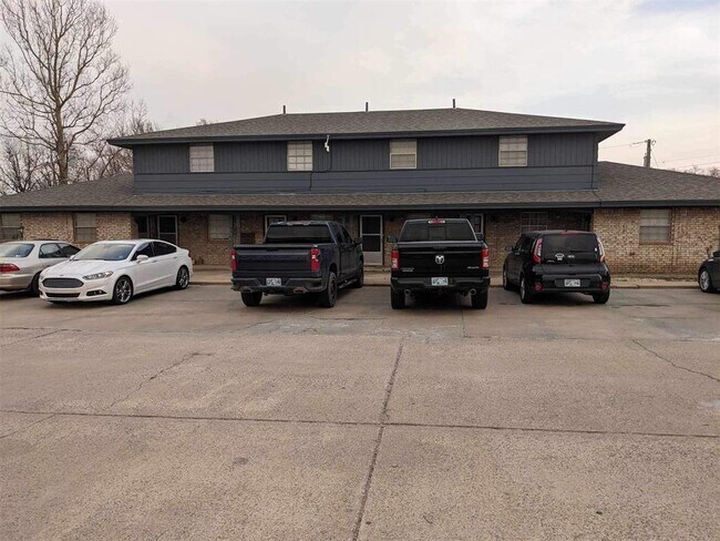 property at 1304 Meadow Ln
