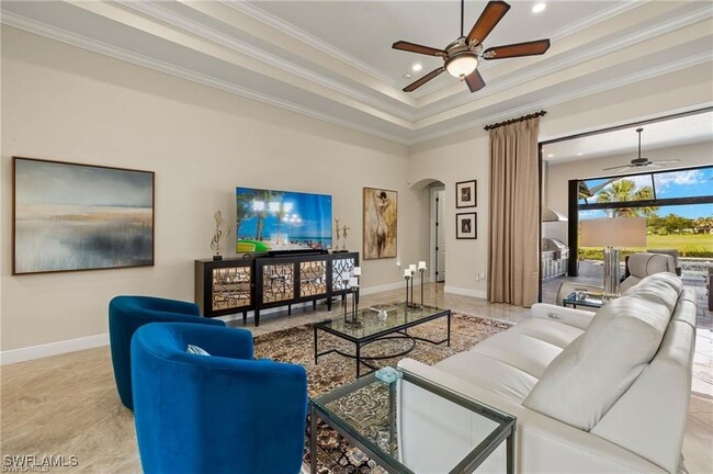 12449 Lockford Ln in Naples, FL - Foto de edificio - Building Photo