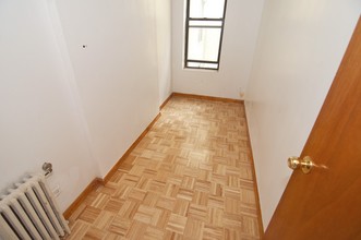 27 Rutgers St in New York, NY - Building Photo - Interior Photo