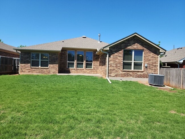 2416 Arbor Dr in Norman, OK - Building Photo - Building Photo