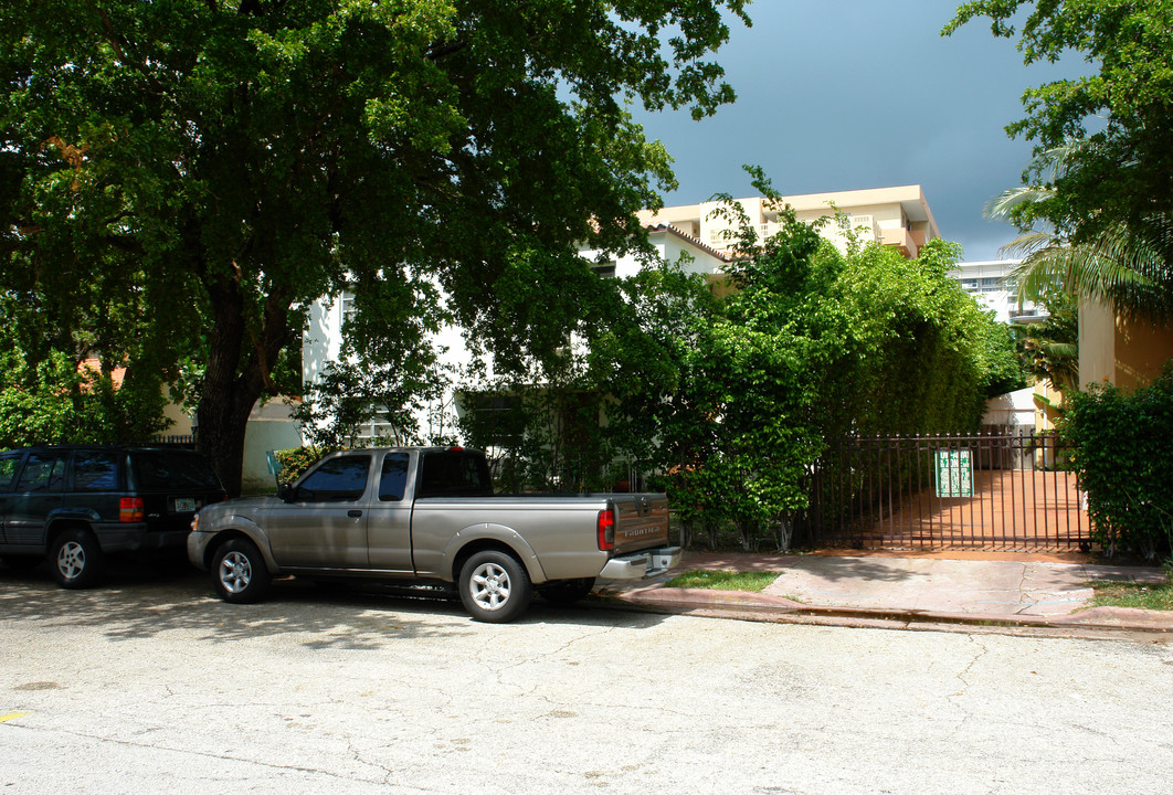 1038 Lenox Ave in Miami Beach, FL - Building Photo