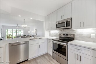 7848 Emerald Cir in Naples, FL - Building Photo - Building Photo