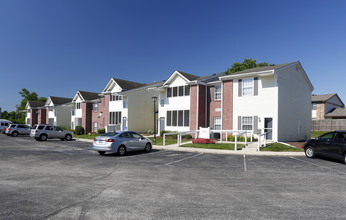 Jefferson Place Apartments in Fortville, IN - Foto de edificio - Building Photo