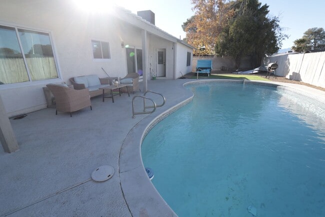 6160 W Katella Ave in Las Vegas, NV - Building Photo - Building Photo