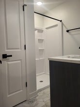 *Newly Renovated* Premium Style 2-4 BD Apartment Home in Muncie, IN - Foto de edificio - Building Photo