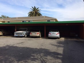 418 Roosevelt Ave in Sunnyvale, CA - Foto de edificio - Building Photo
