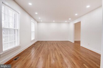 9704 Hall Rd in Potomac, MD - Building Photo - Building Photo