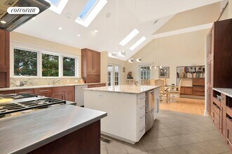 55 White Oak Ln in Westhampton Beach, NY - Building Photo - Building Photo