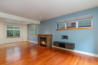 2807 24th Ave S in Seattle, WA - Building Photo - Building Photo