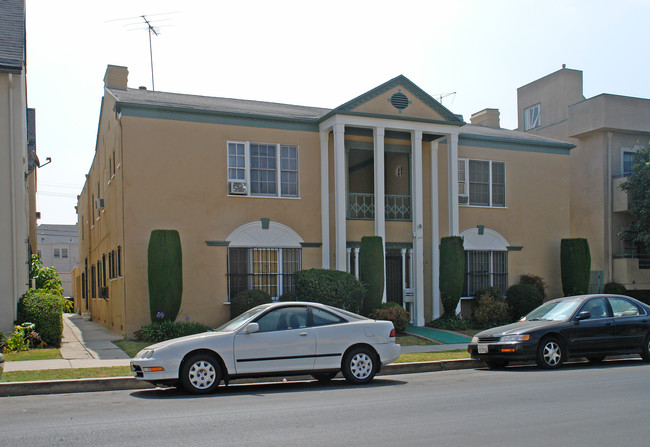 106 N Sweetzer Ave in Los Angeles, CA - Building Photo - Building Photo