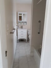 160 Ocean Ave, Unit 2 in Portland, ME - Building Photo - Building Photo