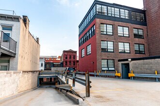 Grand Adams Apartments in Hoboken, NJ - Foto de edificio - Building Photo