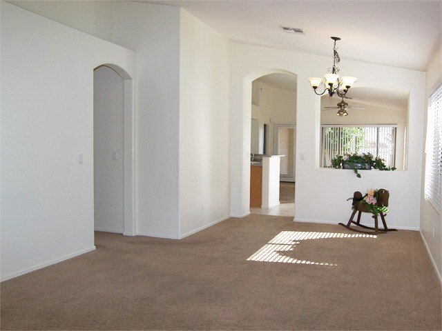 10871 W Alvarado Rd in Avondale, AZ - Building Photo