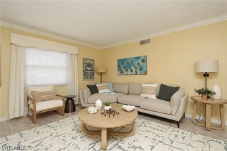 940 3rd St S in Naples, FL - Building Photo - Building Photo