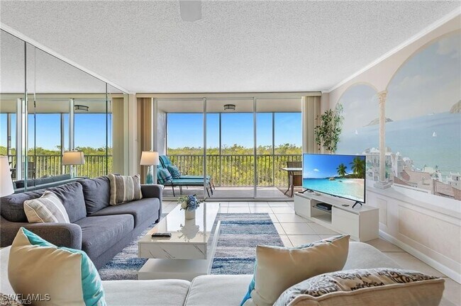 5 Bluebill Ave in Naples, FL - Building Photo - Building Photo