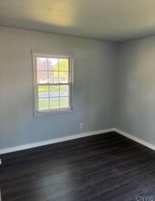 125 Christopher Dr in Baldwinsville, NY - Building Photo - Building Photo