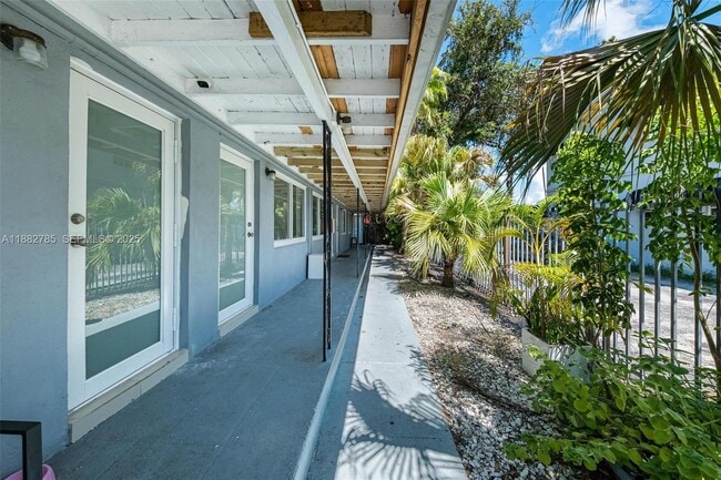 551 NE 61st St in Miami, FL - Building Photo - Building Photo