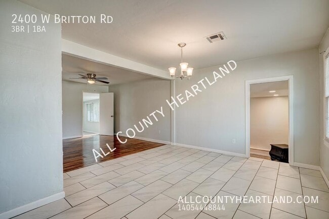 2400 W Britton Rd in The Village, OK - Building Photo - Building Photo