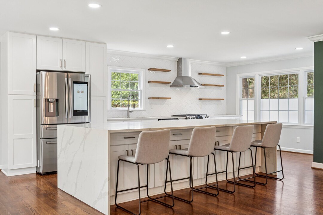 8323 Cliffside Dr in Charlotte, NC - Building Photo