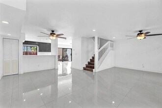 3896 Meadow Ln in Hollywood, FL - Building Photo - Building Photo