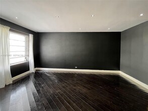 742 12th St in Miami Beach, FL - Building Photo - Building Photo