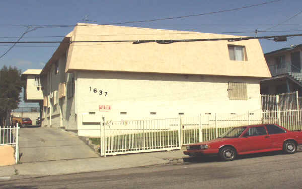 1637 Menlo Ave in Los Angeles, CA - Foto de edificio