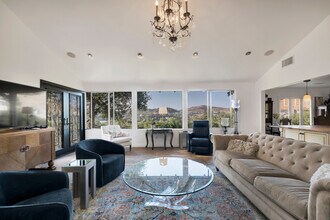 314 Upper Lake Rd in Lake Sherwood, CA - Building Photo - Building Photo