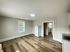 55 Henriette St in Manchester, NH - Building Photo - Building Photo