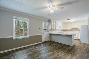 574 Manning Rd SW in Marietta, GA - Building Photo