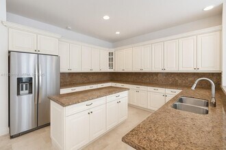 1490 Cleveland Rd in Miami Beach, FL - Building Photo - Building Photo