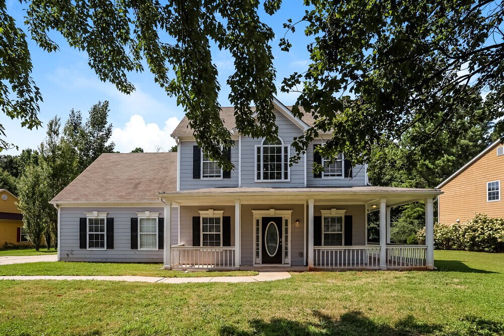 203 Forrest Way in Palmetto, GA - Building Photo