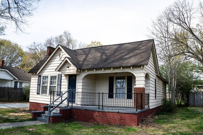 908 S Juniper St in Kannapolis, NC - Building Photo - Building Photo