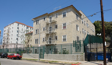 Oxford Apartments in Los Angeles, CA - Building Photo - Building Photo