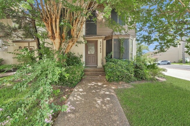 property at 3843 Knollcrest Dr