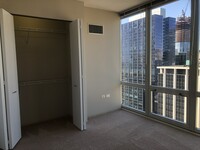 225 W Washington St, Unit 2705 in Chicago, IL - Building Photo - Building Photo