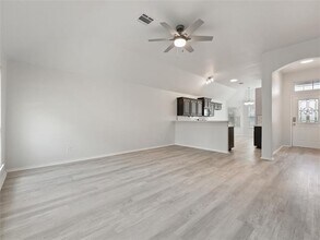 912 Hidden Oaks Dr in Burleson, TX - Building Photo - Building Photo