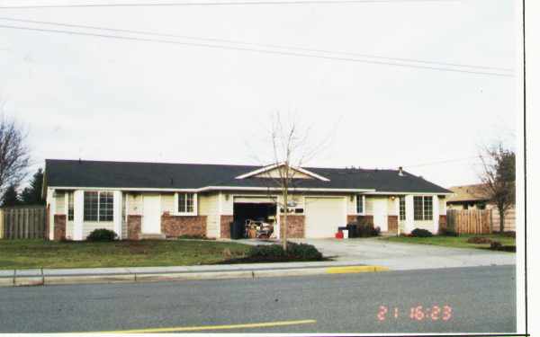 1803-1805 10th St in Marysville, WA - Building Photo