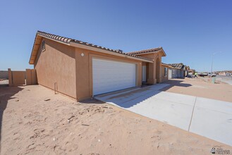 7415 E 45th Pl in Yuma, AZ - Building Photo - Building Photo