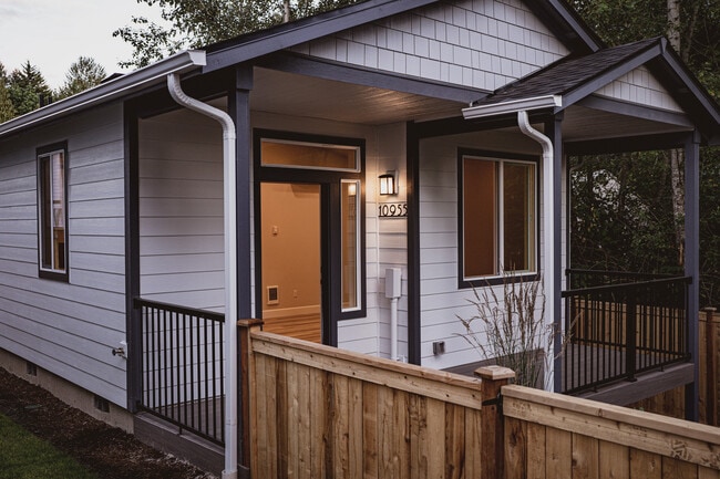 property at 10955 SE 165th St