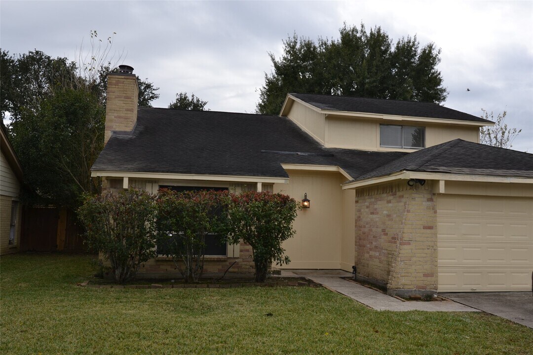 12023 Woolford Dr in Houston, TX - Building Photo