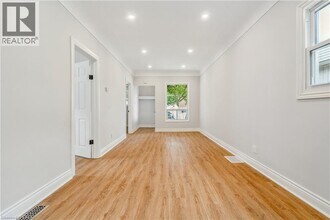 93 E 31st St in Hamilton, ON - Building Photo - Building Photo