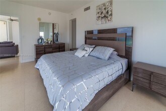 16699 Collins Ave in Sunny Isles Beach, FL - Building Photo - Building Photo