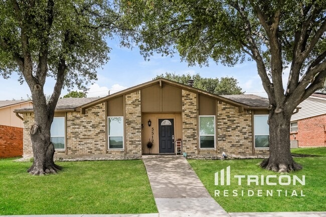 property at 5512 Squires Dr
