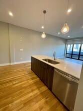 4555 N Ravenswood Ave in Chicago, IL - Building Photo - Building Photo
