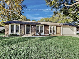 2212 Cornell Dr in Riverview, FL - Building Photo