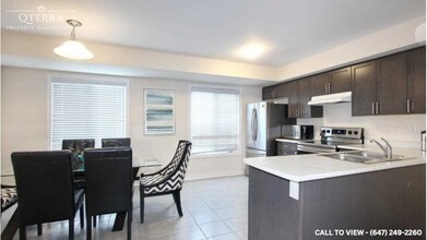 2280 Baronwood Dr in Oakville, ON - Building Photo - Building Photo