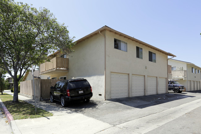 401 Nobel Ave in Santa Ana, CA - Building Photo - Building Photo